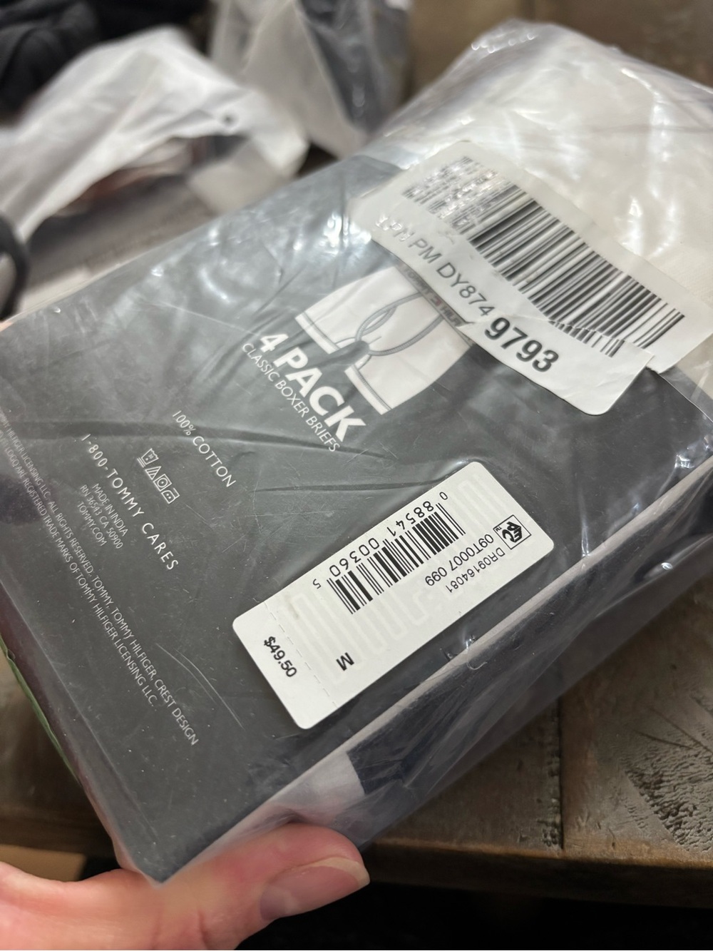 Tommy Hilfiger 4-Pack Boxer Briefs - White, Red & Navy Waistband - Picture 5 of 6